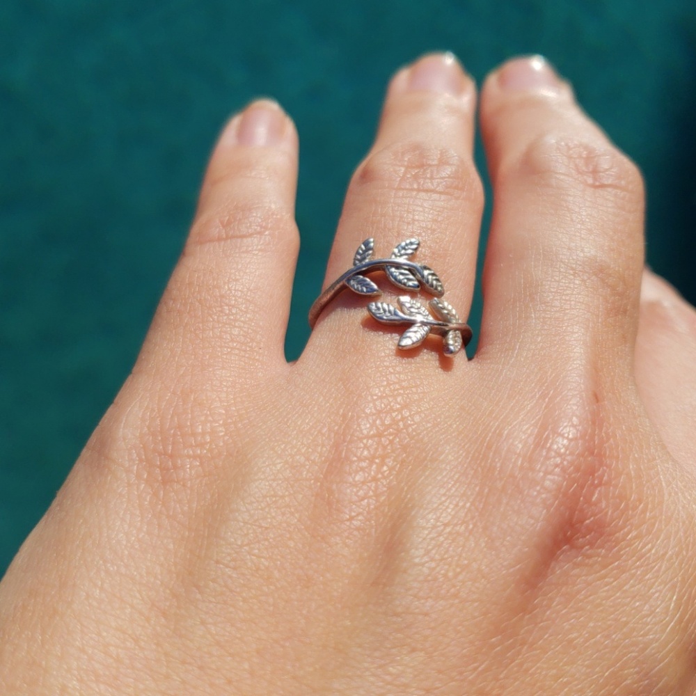 Laurel Ring